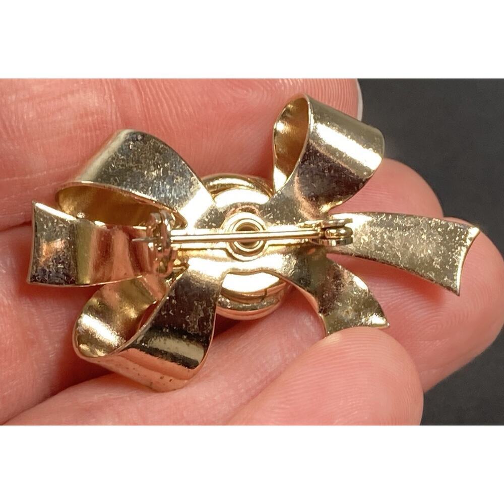 Vintage Coro Flower and Bow Brooch Gold Tone Clear Crystal Center Signed - Picture 4 of 10
